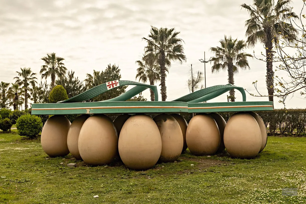 Cover image of Elisa Fantozzi, Tongues sculpture by Tsouladze Guela, a Curator, based in Batumi